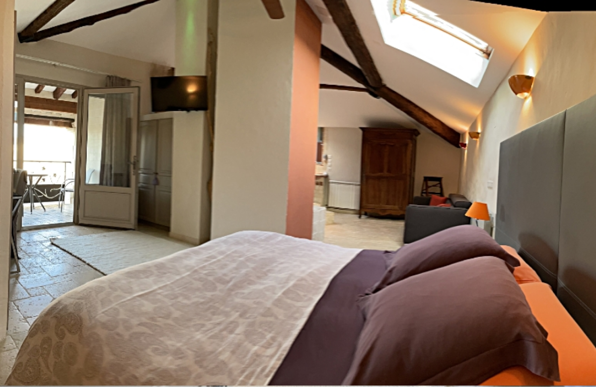 Chambre Safran- L'Escampe - restaurant LUNEL